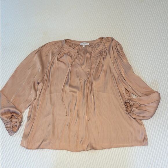 Beautiful Long Sleeve Blush Top Size XL - Picture 1 of 7